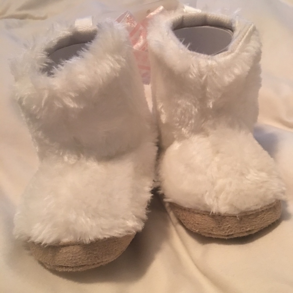 Baby Girl White Fur Booties